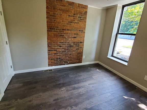 5th image of 427 10th St #1