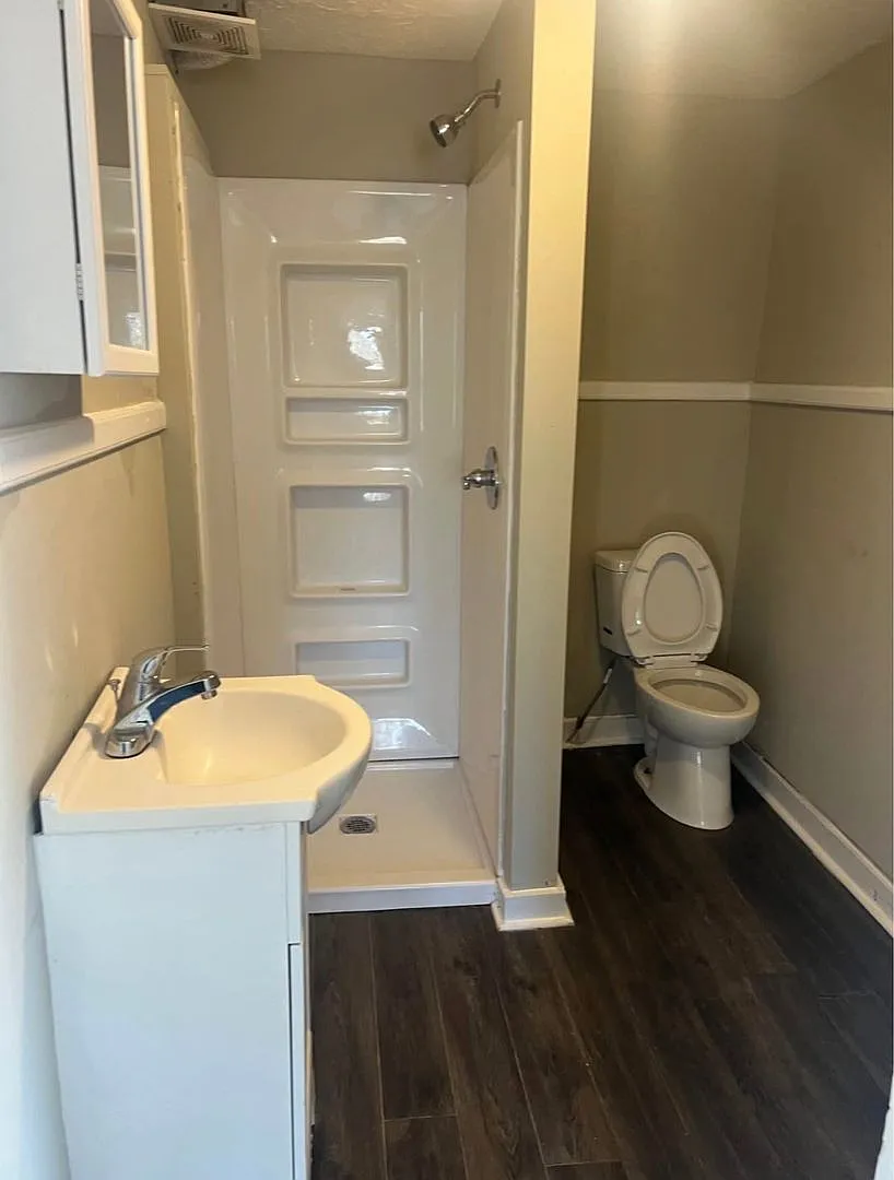605 Woodford Avenue — Photo 4