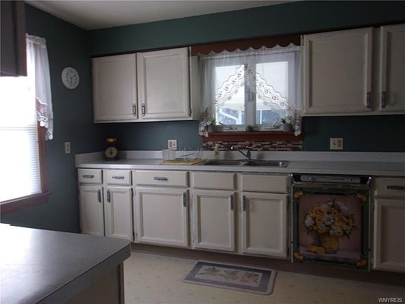 3rd image of 2761 West Ave