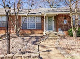 15 Elm Dr, Florissant, MO 63031