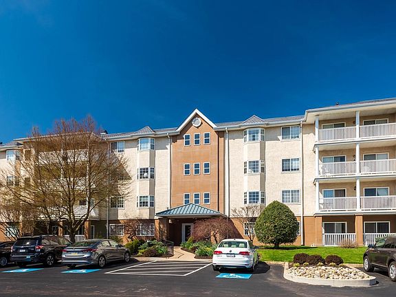 3rd image of 315 Paoli Pointe Dr #315-G