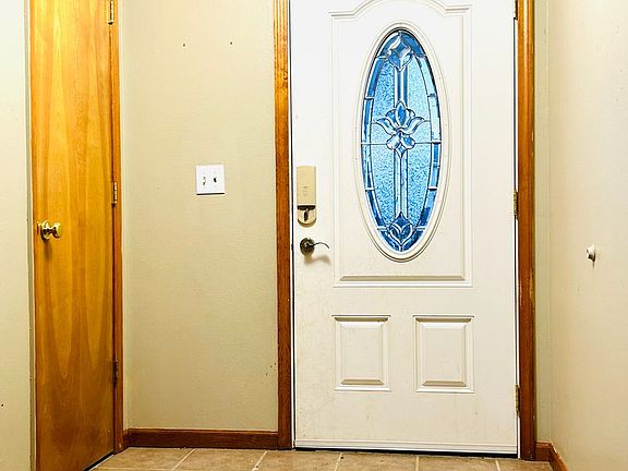 4th image of 3100 Meadowvale Dr