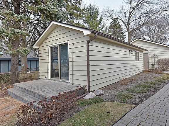 3rd image of 64 N Lake Ave