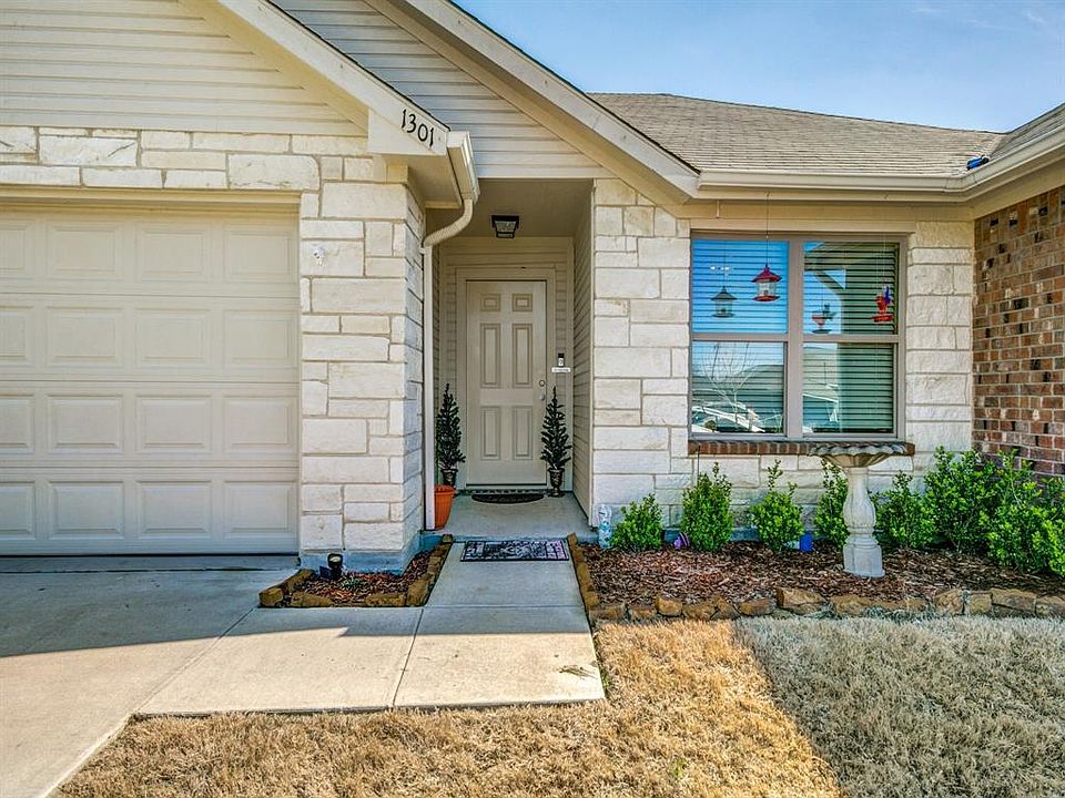 1st image of 1301 Melody Cir
