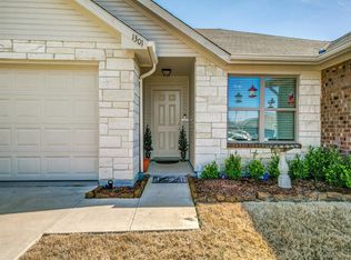 1301 Melody Cir, Kaufman, TX 75142