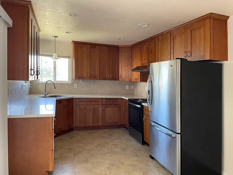 760 Harvard Ave #1 — Photo 3