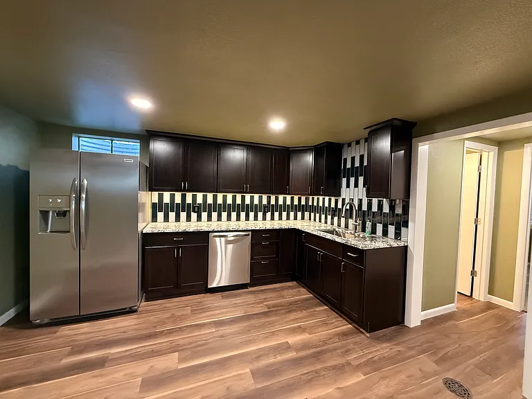 1916 Springfield Dr — Photo 16