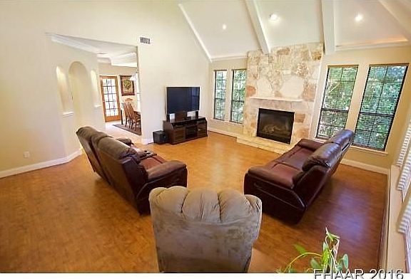 3rd image of 5004 Meadow Oaks Dr