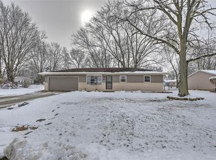 5545 Gateway Dr, Mt Zion, IL 62549
