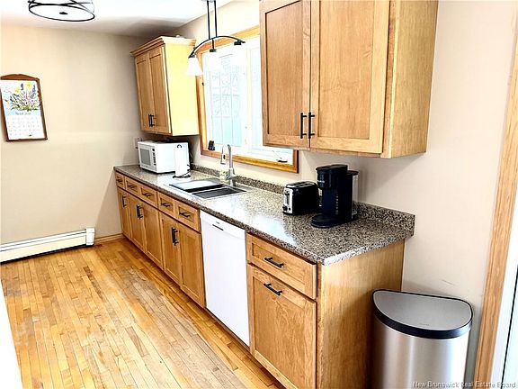 5th image of 2737 Loch Lomond Rd