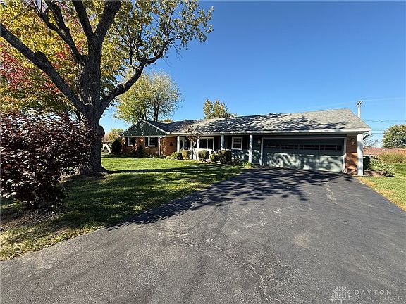 5th image of 255 Gershwin Dr