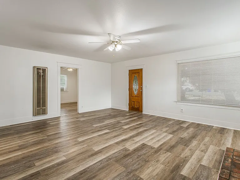 1359 Jasper Ave #1 — Photo 38