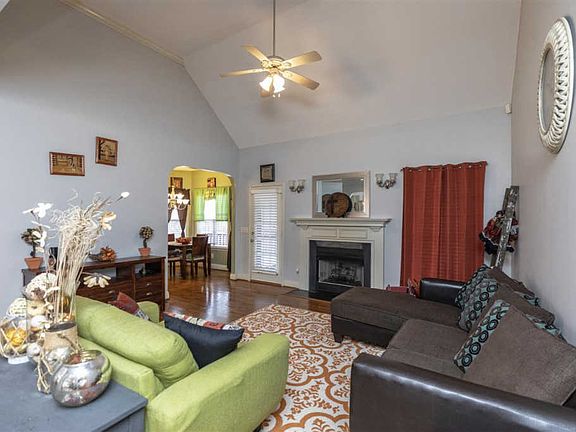 3rd image of 196 Oaklyn Hills Dr