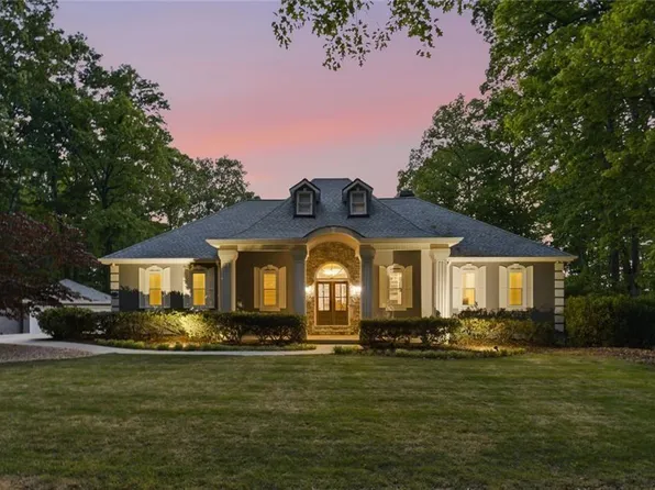 5725 Ash Dr, Cumming, GA 30040