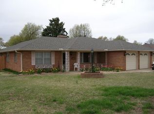 3008 E Hartford Ave, Ponca City, OK 74604