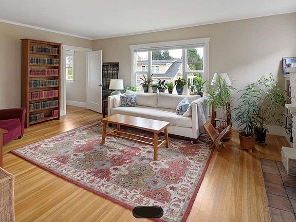 3rd image of 4007 Greenwood Ave