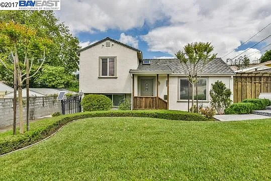 4588 Sargent Ave photo 1