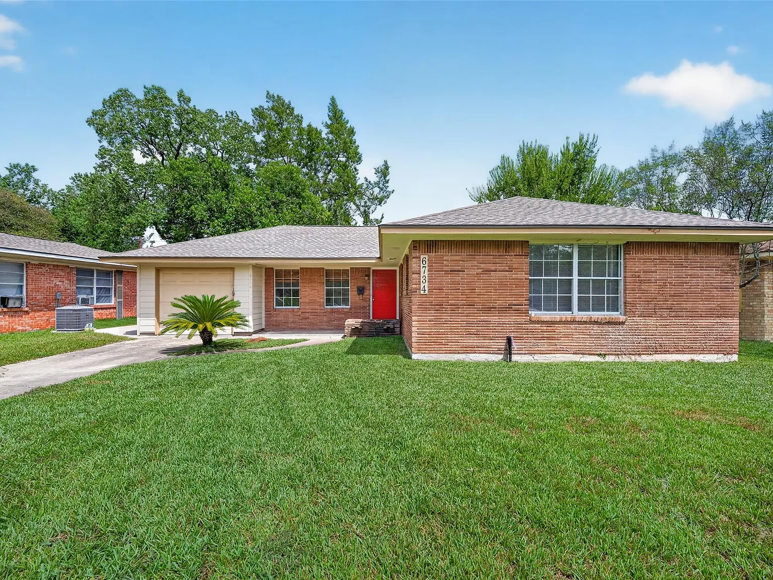 3 bed, 2.0 bath, 1160 sqft, $1,700 — Photo 4