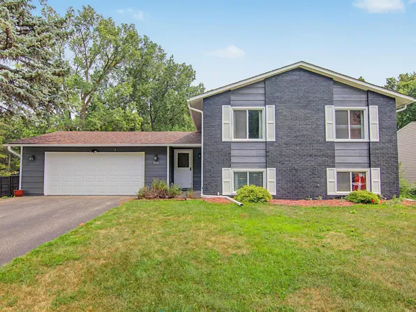 7432 Drew Ave N, Brooklyn Park, MN 55443