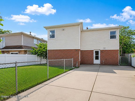 4th image of 92 Dawson Cir