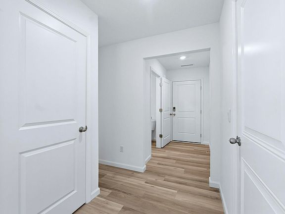 3rd image of 5008 Beechmont Ln