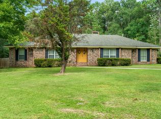 132 Fair Lake Dr, Hattiesburg, MS 39402