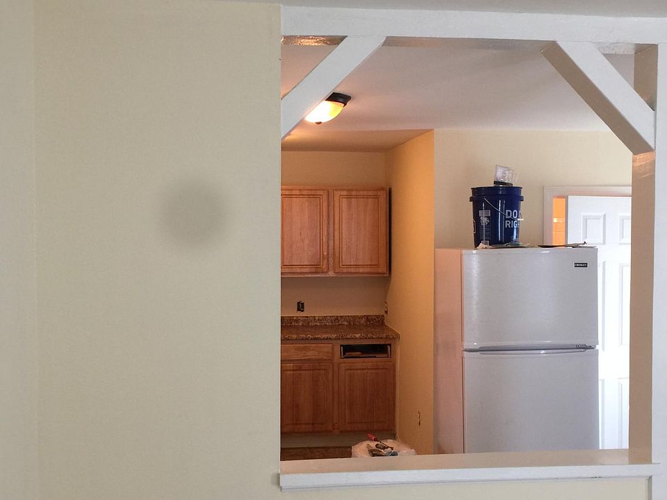 2nd image of 44 Jackson St #2R