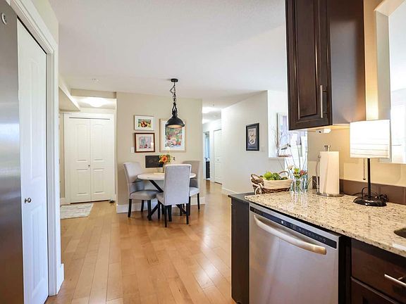 3rd image of 5901 71st Ave #102
