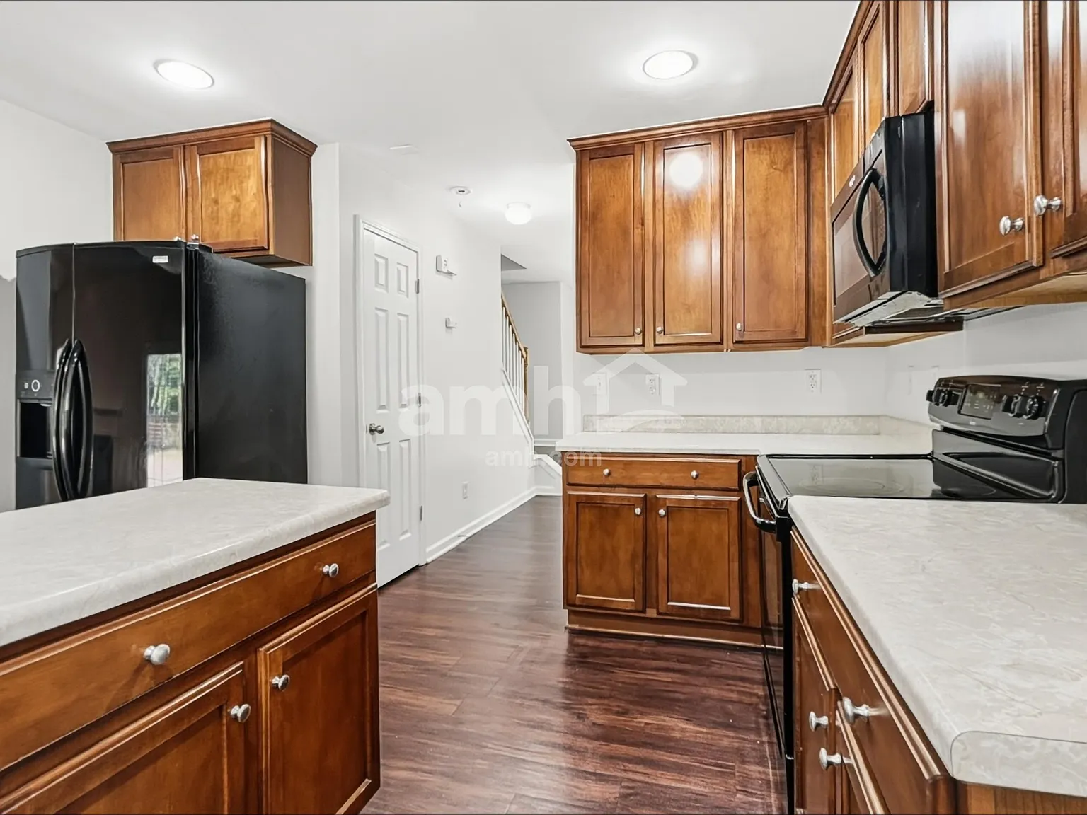 4 bed, 2.5 bath, 2742 sqft, $2,750 — Photo 4