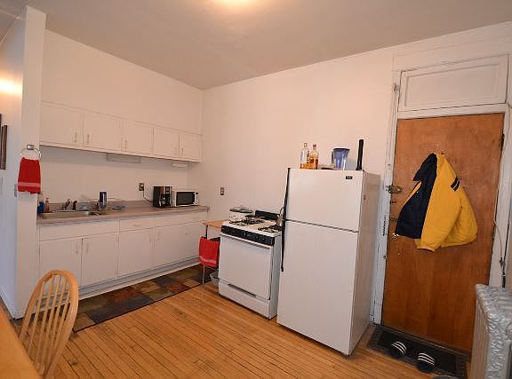 5th image of 923 W Waveland Ave #D2
