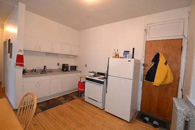 923 Waveland #D3 — Photo 5