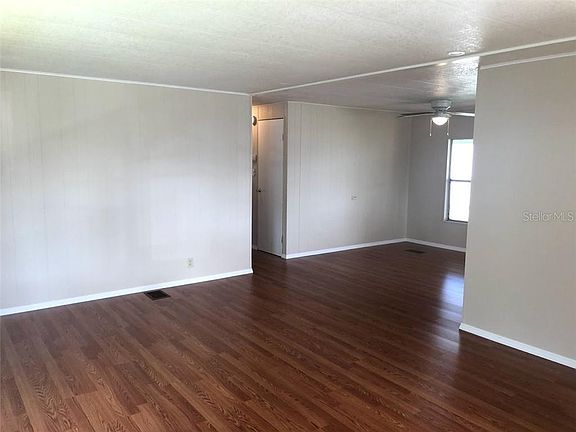 4th image of 708 Fairmount Dr