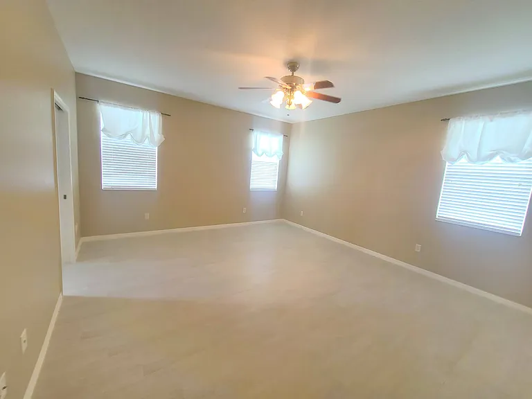 898 Moses Loop — Photo 2