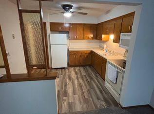 5880 S New Berlin Rd APT 10, Hales Corners, WI 53130
