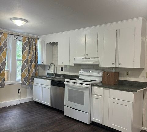 4th image of 45 Saint Albans Rd #3