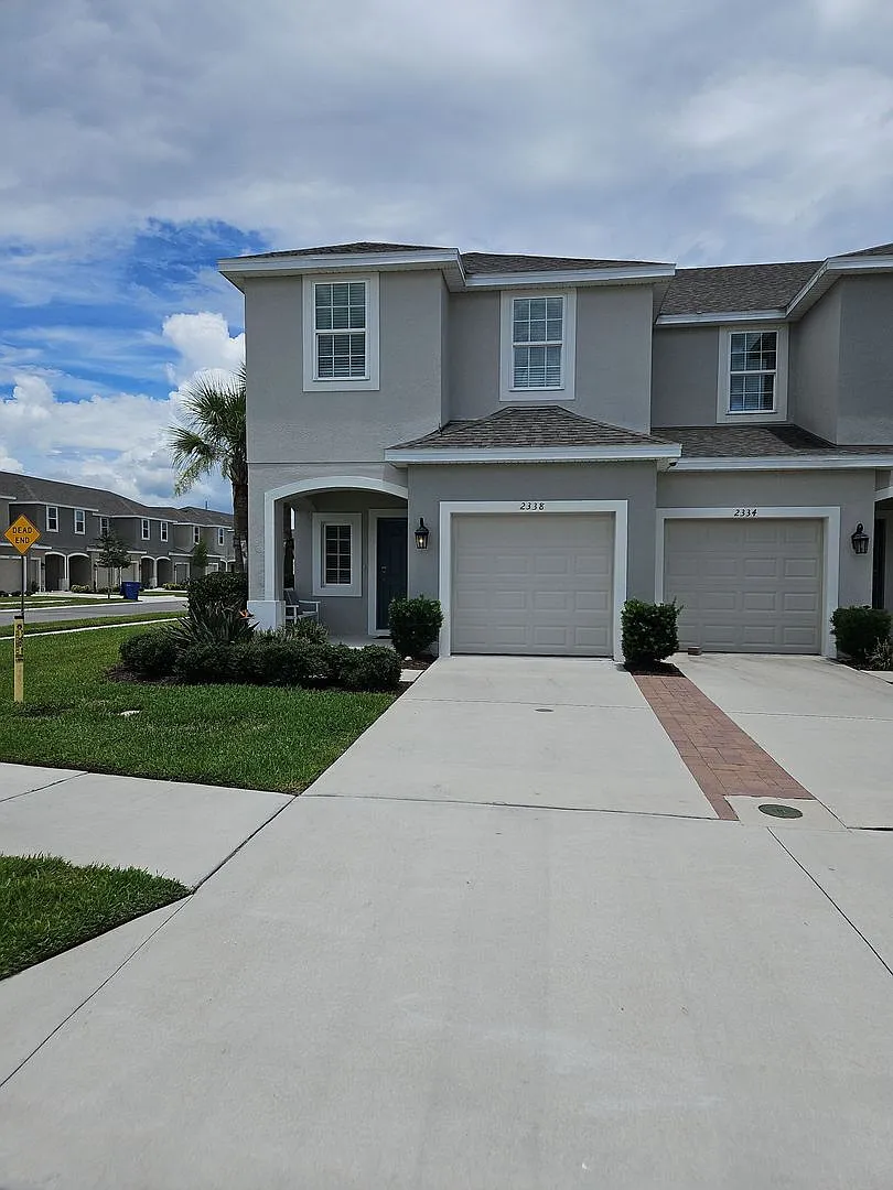 Beautiful, fully furnished, 3 bedroom townhome for rent in The Townhomes at River Landing! — Photo 1