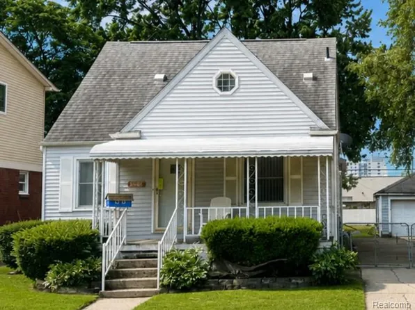 8056 Central Ave, Center Line, MI 48015