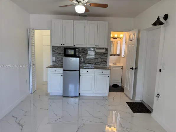 1230 North Dr, Miami, FL 33179