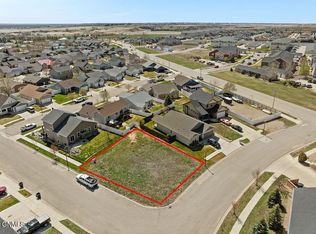 L1 B 25th St W #9, Williston, ND 58801
