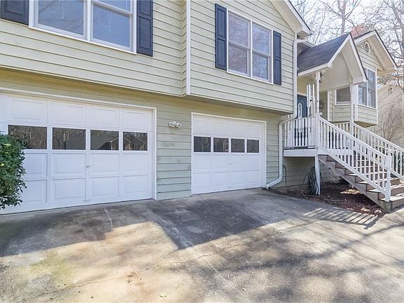 4th image of 2040 Castle Royale Dr