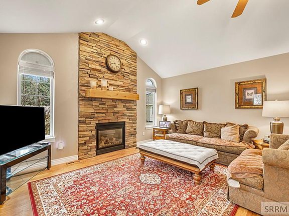3rd image of 4058 Tuscany Dr