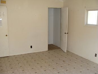 2nd image of 3908 Madison St