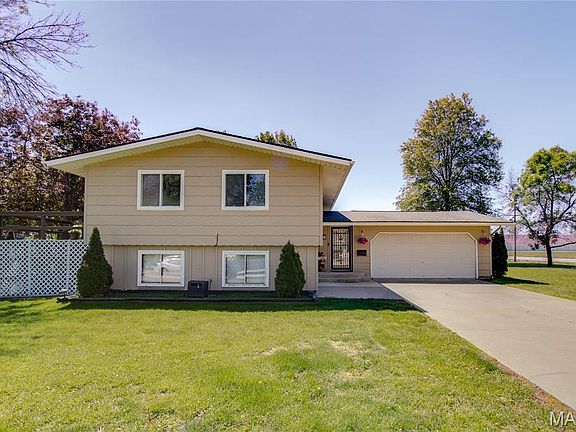 2nd image of 128 Rosewood Dr