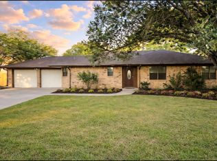 827 N Gray St, Caldwell, TX 77836