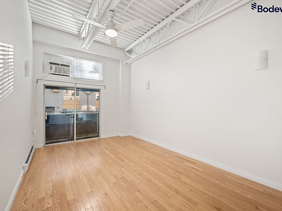4th image of 238 E 10th Ave