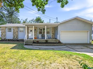 2904 E Bergman Dr, Springfield, MO 65802