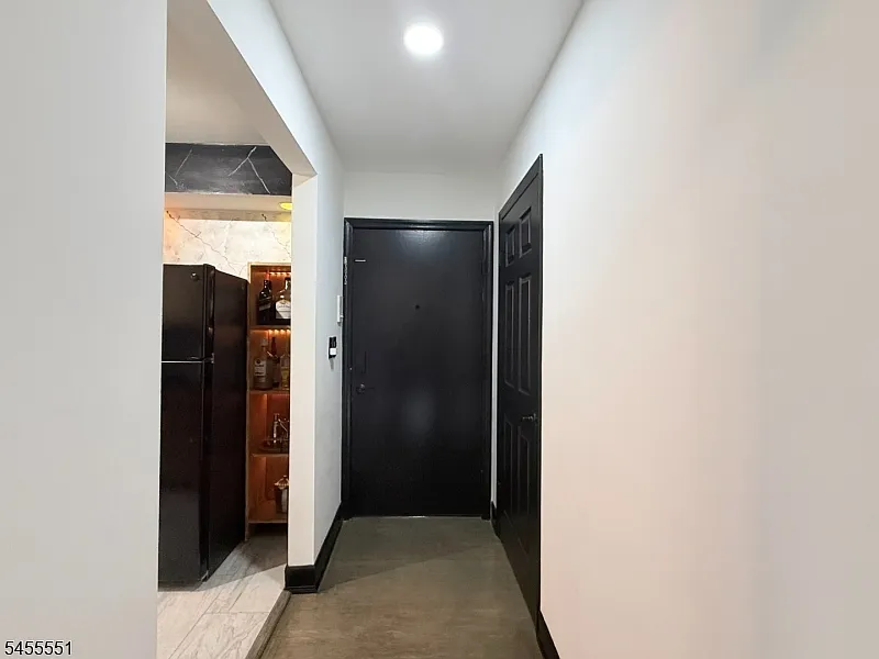 1 bed, 1.0 bath, $2,150 — Photo 2