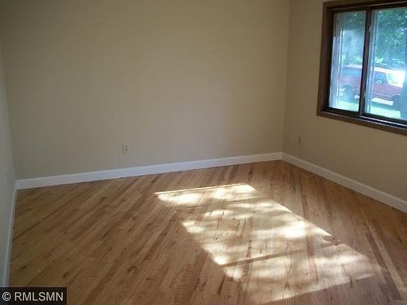 5th image of 1697 Payne Avenue