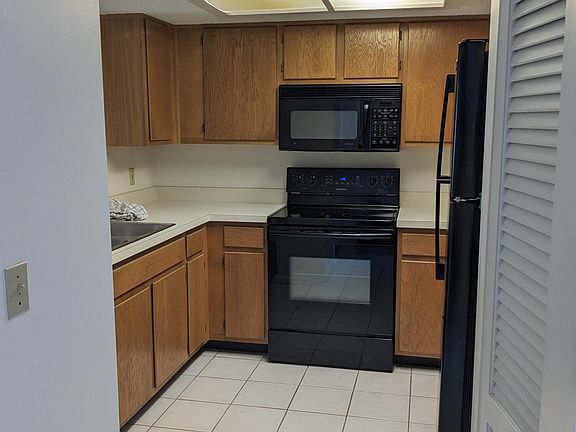 4th image of 5404 GREATPINE Court