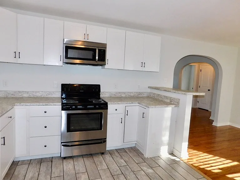818 E Washington St — Photo 20